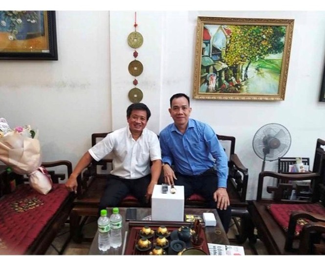 Ông Đoàn Ngọc Hải đã bán được điện thoại, đồng hồ giá 2 tỷ đồng - ảnh 1