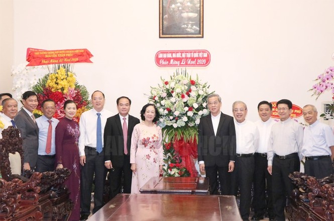 Bà Trương Thị Mai thăm, chúc mừng Giáng sinh Tòa Tổng Giám mục TPHCM - ảnh 1
