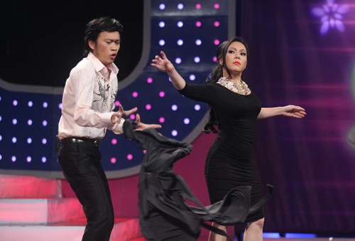 'Cười vỡ bụng' với phiên bản 'Anh không đòi quà' của Việt Hương - Hoài Linh - ảnh 7