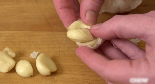 Những mẹo tuyệt vời khi dùng lò vi sóng - ảnh 1