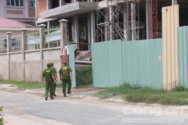 Thuyết phục thành công thanh niên ngáo đá vắt vẻo trên cần cẩu - ảnh 1