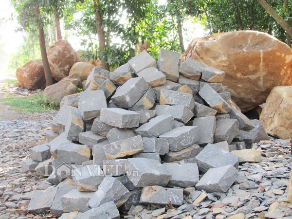 Hiểm nguy chẻ đá mưu sinh - ảnh 10