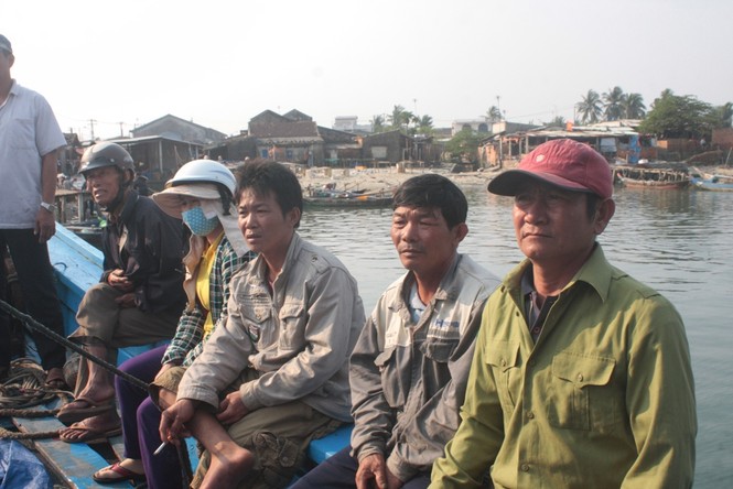 Ngư dân kể lại vụ tàu Trung Quốc cướp phá tàu cá Việt - ảnh 4