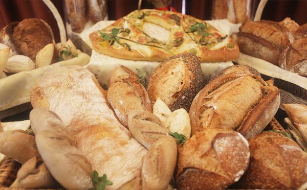 Bí quyết làm bánh mì từ nước táo trứ danh của người Pháp - ảnh 1
