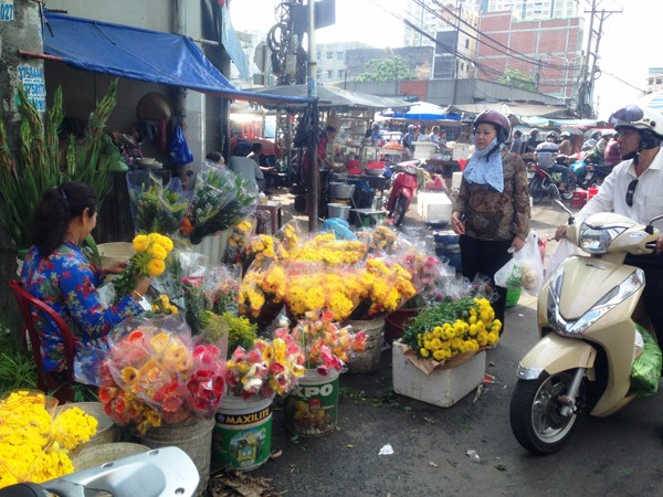 Nhộn nhịp mua cá lóc nướng trong ngày Thần tài - ảnh 8