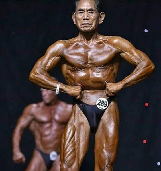 Cụ ông 81 tuổi cường tráng như thanh niên nhờ tập gym 180 phút/ngày - ảnh 1