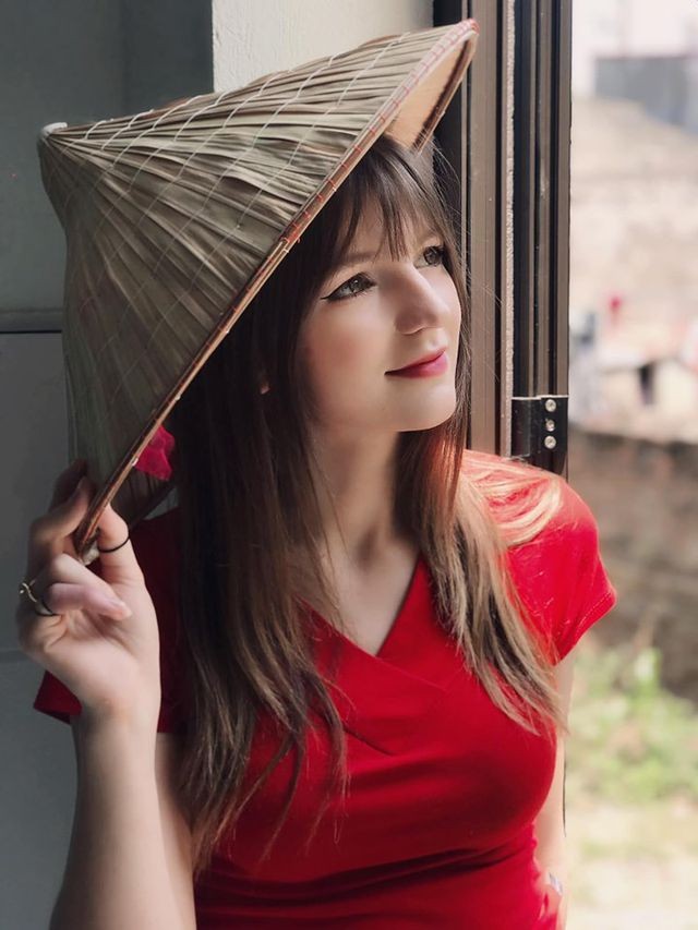 'Hot girl DJ' mặt xinh như búp bê chụp ảnh với sen, đời thường đẹp hết nấc - ảnh 5