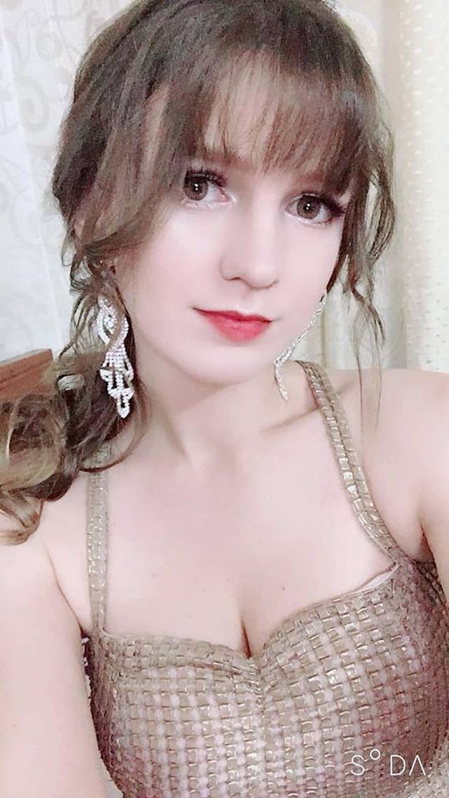 'Hot girl DJ' mặt xinh như búp bê chụp ảnh với sen, đời thường đẹp hết nấc - ảnh 7