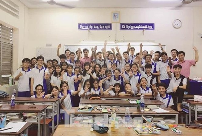 Các 'lớp học siêu nhân' khiến dân mạng trầm trồ: 'Ăn gì mà giỏi thế' - ảnh 1