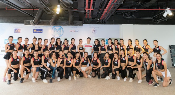 Các thí sinh Miss World Vietnam 2019 gấp rút tập luyện cho đêm chung kết - ảnh 4