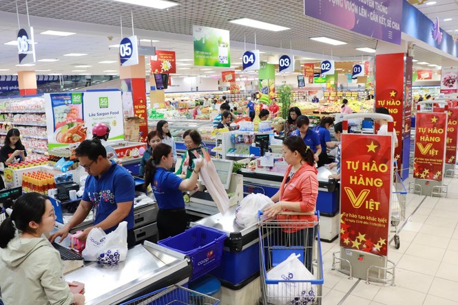 Hệ thống siêu thị Co.opmart giảm giá mạnh hơn 30.000 sản phẩm hàng Việt - ảnh 1