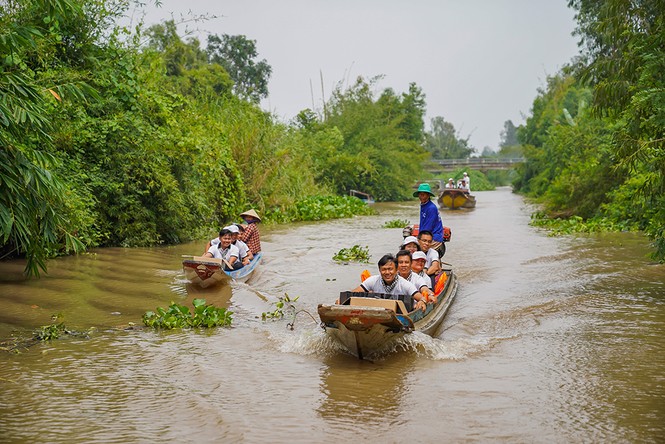 Sách quý giúp học sinh vùng sâu hăng say học tập - ảnh 2