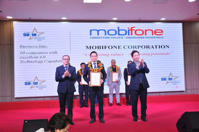 MobiFone nhận cú đúp danh hiệu doanh nghiệp CNTT hàng đầu Việt Nam 2019 - ảnh 1