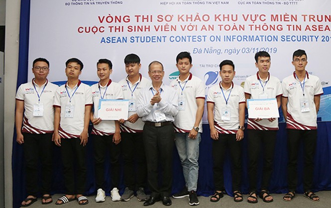 ĐH Duy Tân vô địch 'Sinh viên với An toàn Thông tin ASEAN 2019' khu vực miền Trung - ảnh 1
