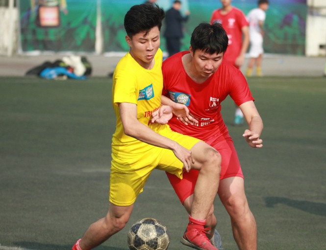 Nhiều bất ngờ xảy ra sau lượt trận 1/8 giải bóng đá học sinh Hà Nội tranh Cup Number 1 Active - ảnh 1