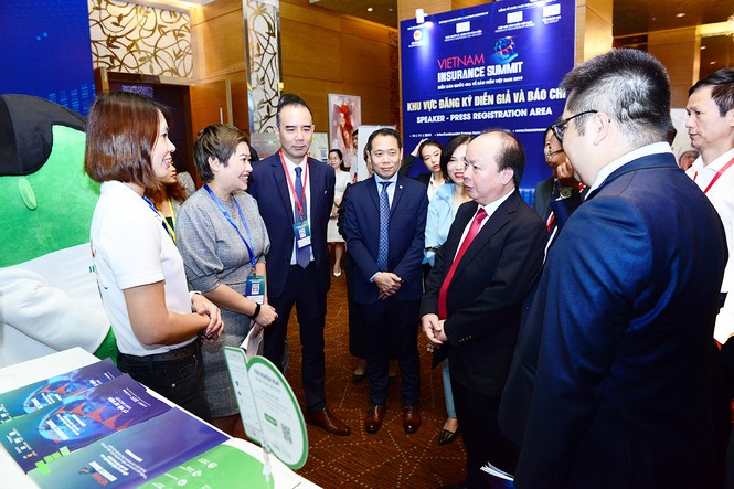Manulife dẫn dắt xu hướng chuyển đổi tại Diễn đàn và Triển lãm quốc gia về Bảo hiểm Việt Nam 2019 - ảnh 1