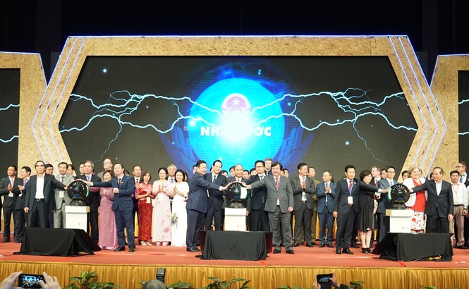 Thủ tướng cùng các tập đoàn tư nhân lớn tại diễn đàn Nâng tầm kỹ năng lao động Việt Nam - ảnh 2