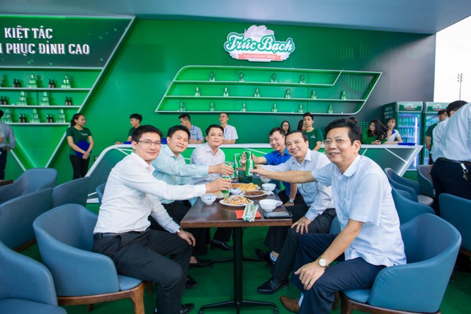 Người dân Phú Thọ nô nức rủ nhau tới Lễ hội Bia Hà Nội 2019 - ảnh 2