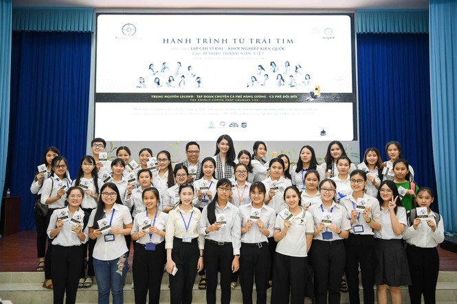 Á hậu Thùy Dung: Sách quý giúp bạn trẻ nung chí khởi nghiệp - ảnh 2
