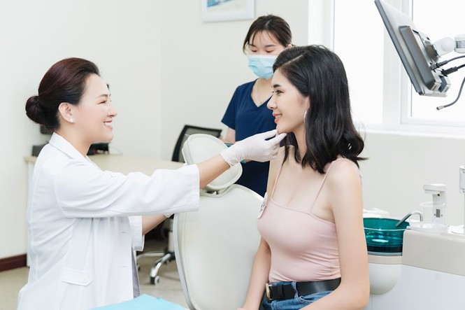 Đằng sau những nụ cười 'vạn người mê' của các thí sinh HHHV 2019 - ảnh 1