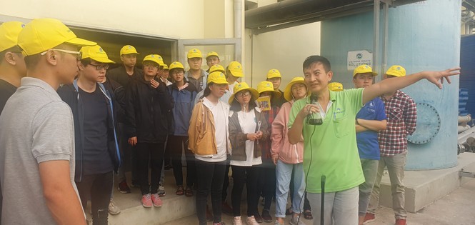Buổi tham quan khá thú vị của sinh viên môi trường - ảnh 1