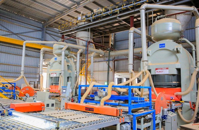 Gạch ốp lát Việt vươn ra biển lớn - ảnh 1