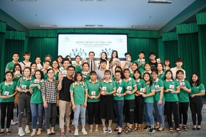 Hoa hậu Tiểu Vy: Tri thức là chiếc vương miện quý bền vững - ảnh 4