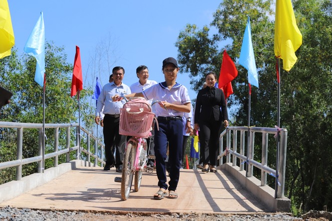 VWS hỗ trợ xây cầu giao thông nông thôn ở Long An - ảnh 2