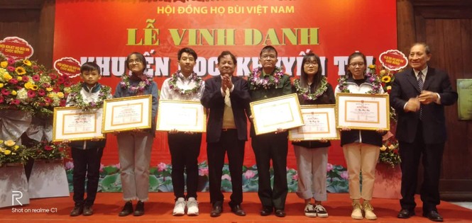 Cộng đồng họ Bùi Việt Nam: Vinh danh khuyến học, khuyến tài năm 2019 - ảnh 5