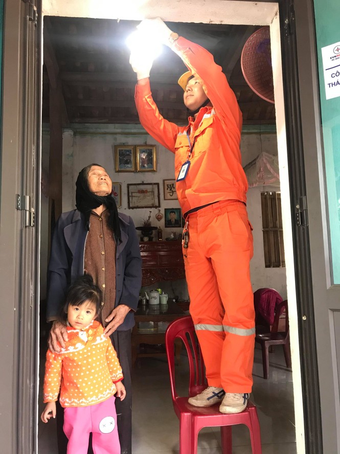 EVNHANOI: Phát triển bền vững luôn gắn với trách nhiệm trước cộng đồng xã hội - ảnh 1