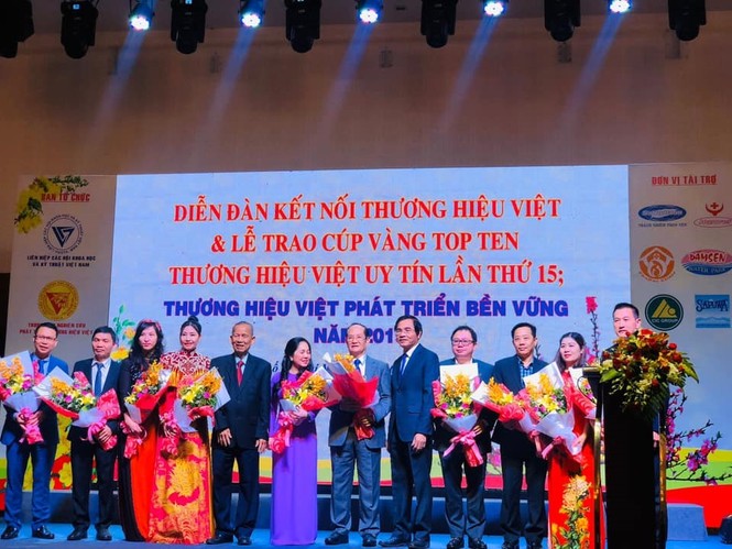 Pymepharco nhận Cúp Vàng Top 10 'Thương hiệu Việt uy tín lần thứ 15' - ảnh 2