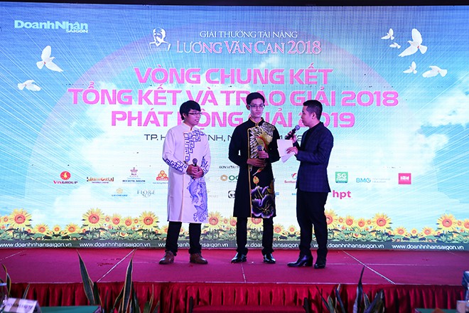 Sinh viên HUTECH làm nghiên cứu khoa học về khởi nghiệp sinh viên - ảnh 2