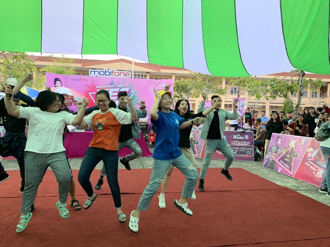 Học sinh rực rỡ lửa thanh xuân với cuộc thi Dancefest - Dân Vũ Yes We Can - ảnh 3
