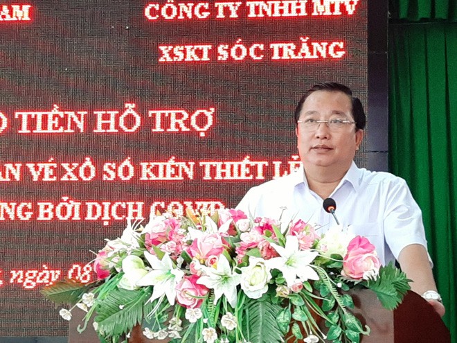 Xổ số tỉnh Sóc Trăng hỗ trợ cho trên 4.500 người bán vé số - ảnh 1