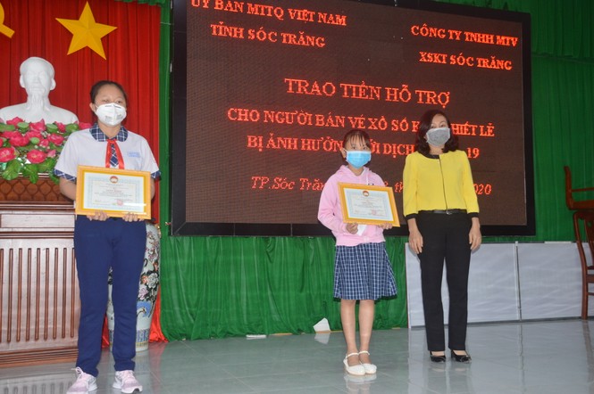 Xổ số tỉnh Sóc Trăng hỗ trợ cho trên 4.500 người bán vé số - ảnh 3