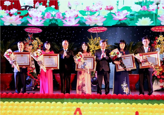 Bình Dương: Tuyên dương 400 tập thể, cá nhân điển hình giai đoạn 2015-2020 - ảnh 2