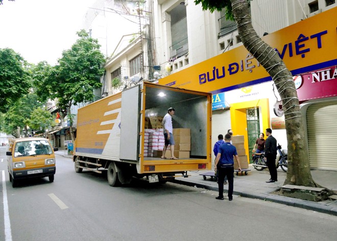 Ấm áp tình người Bưu điện trong bão lũ - ảnh 4