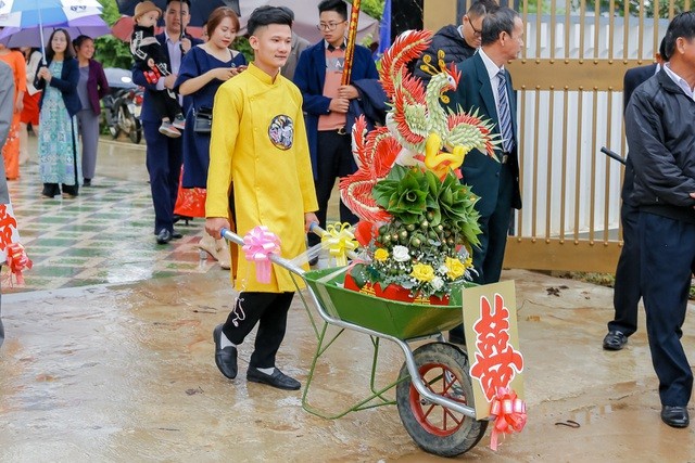 Dàn 'siêu xe khủng' trong đám hỏi ở Thái Nguyên gây 'bão cộng đồng mạng' - ảnh 1