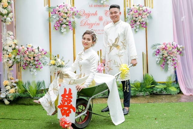 Dàn 'siêu xe khủng' trong đám hỏi ở Thái Nguyên gây 'bão cộng đồng mạng' - ảnh 7