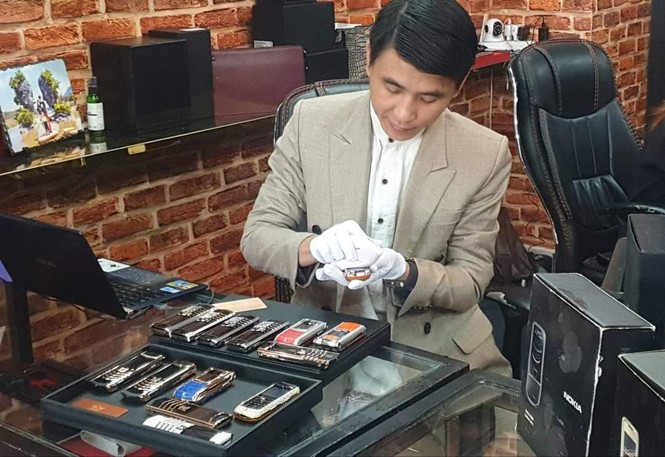 Vertu và hành trình 22 năm thăng trầm của đế chế điện thoại đắt đỏ nhất hành tinh - ảnh 6
