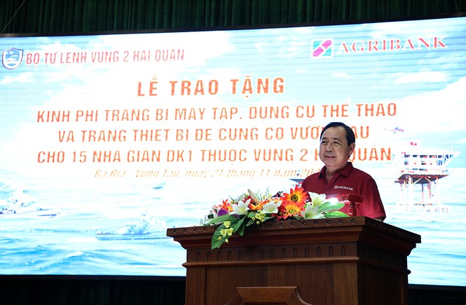 Agribank trao tài trợ máy tập, dụng cụ thể thao và trang bị củng cố vườn rau cho 15 nhà gi - ảnh 1