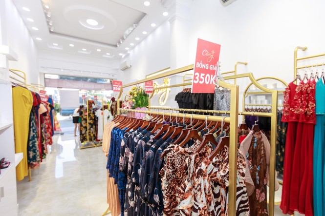 Camy Fashion ra mắt bộ sưu tập đầm dự tiệc đón xuân 2021 - ảnh 7