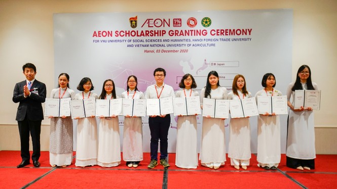 Quỹ Câu lạc bộ AEON 1% trao học bổng cho 60 sinh viên thuộc 3 trường Đại học tại Việt Nam - ảnh 1