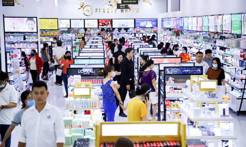 AB Beauty World tặng 5.000 hộp khẩu trang mừng chi nhánh 6 - ảnh 1