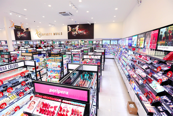 AB Beauty World tặng 5.000 hộp khẩu trang mừng chi nhánh 6 - ảnh 2