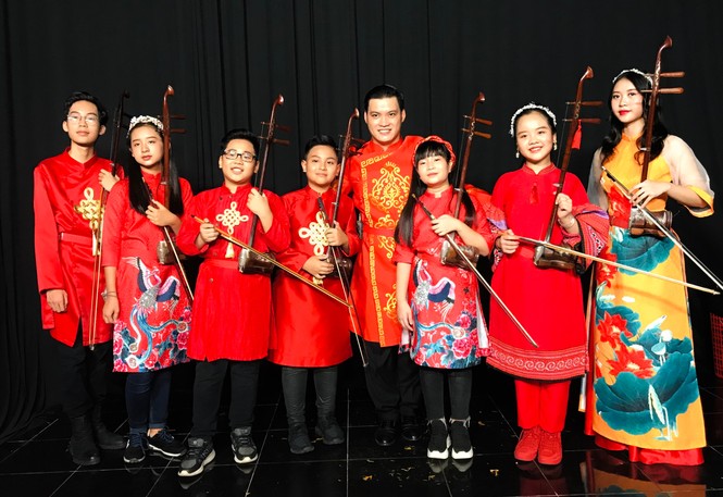 Cô bé đạt học bổng phổ thông Mỹ nhờ say mê đàn nhị - ảnh 2