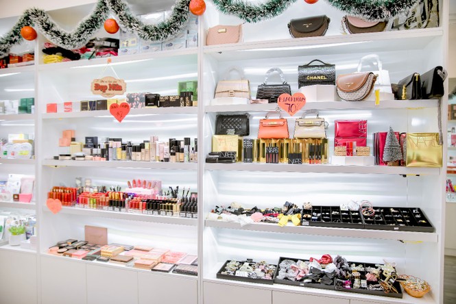Lạc lối vào thiên đường mỹ phẩm, thời trang – Trần Phi Yến Store - ảnh 5