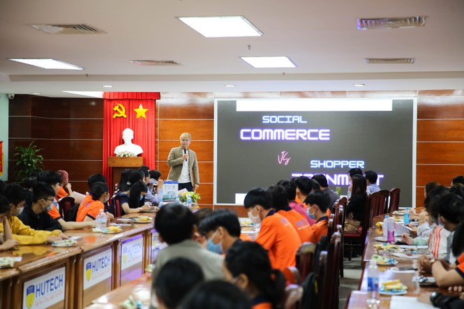 Sinh viên Thương mại điện tử HUTECH tham gia tọa đàm với doanh nghiệp từ năm nhất - ảnh 3