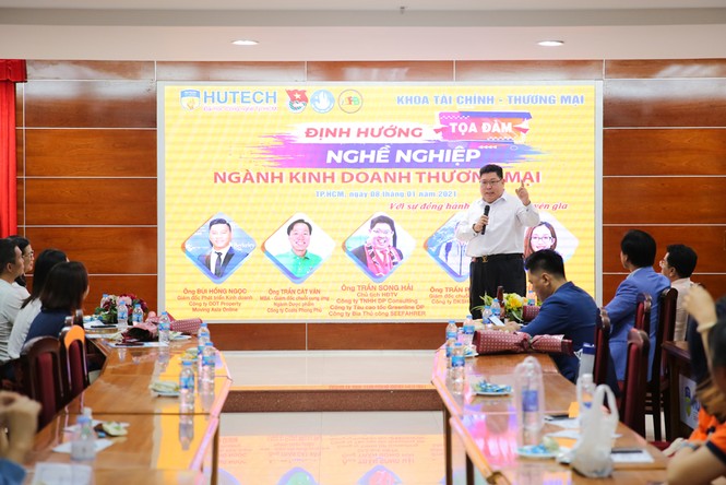Sinh viên Thương mại điện tử HUTECH tham gia tọa đàm với doanh nghiệp từ năm nhất - ảnh 4