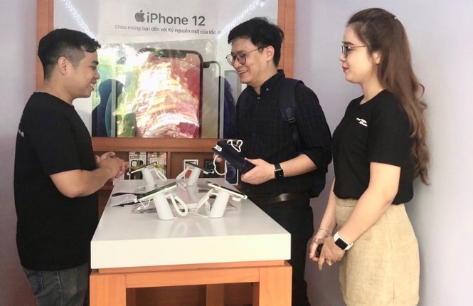 Bất chấp khan hàng, Viettel Store vẫn đảm bảo đủ iPhone 12 Series bán trước Tết nguyên đán - ảnh 2